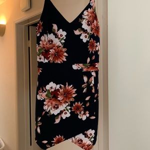 Navy blue/flower print romper